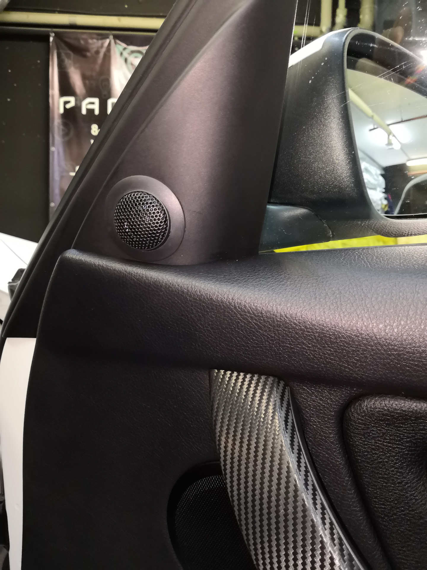 Установка в салон автомобиля BMW F30 твитеров — Avtopositive.ru на DRIVE2