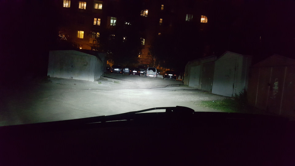 вот так освещает ближний. — Lada Vesta (1G)