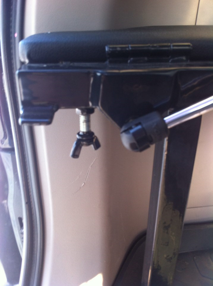 Все сделано круто, фиксатор для профиля что внутри — Mitsubishi Pajero Sport (2G)