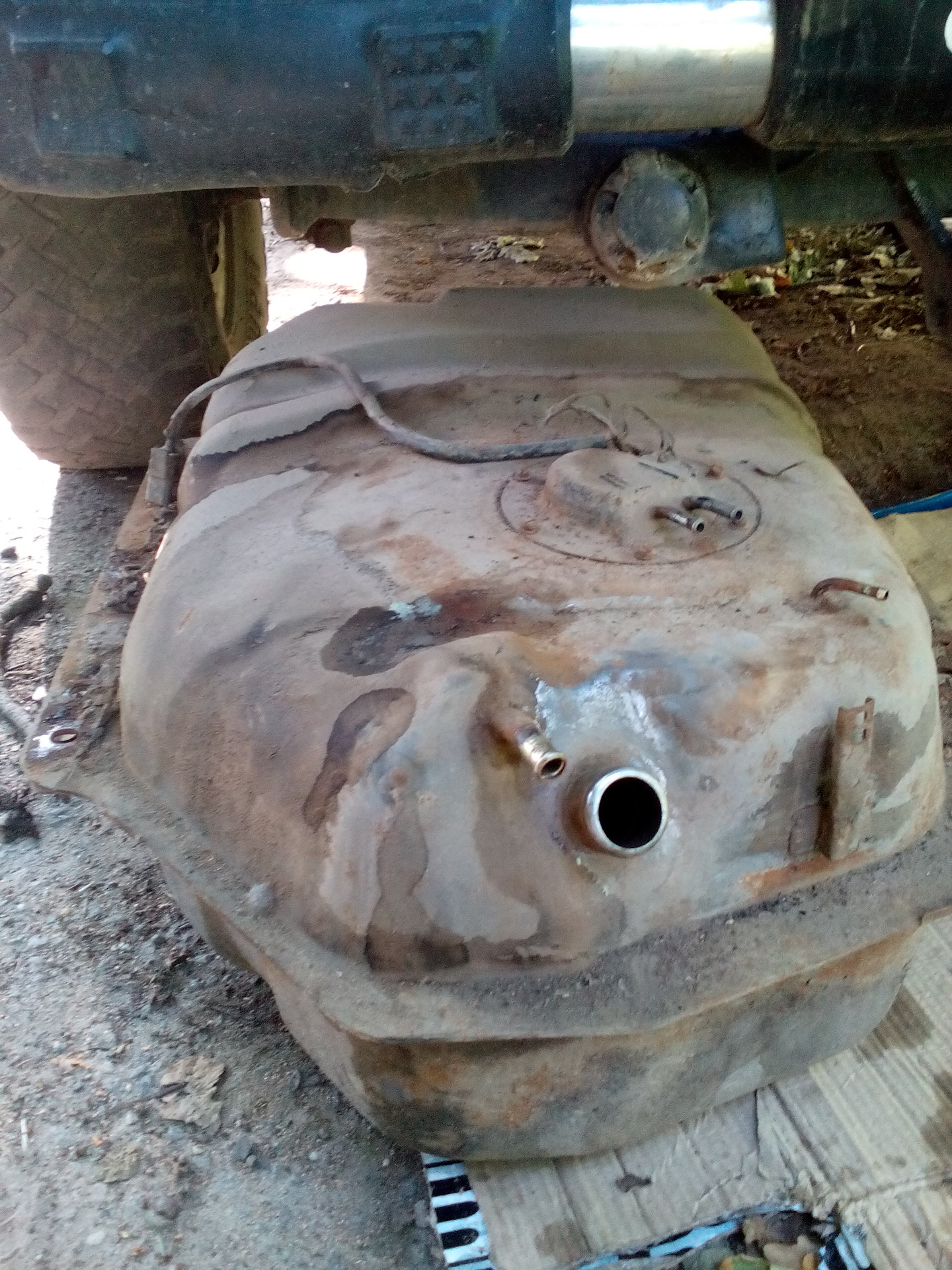 Топливный бак ниссан сафари. Бак топливный на ниссан террано 2. Террано бак литров. Топливный бак ниссан террано 21. Террано бак литров.