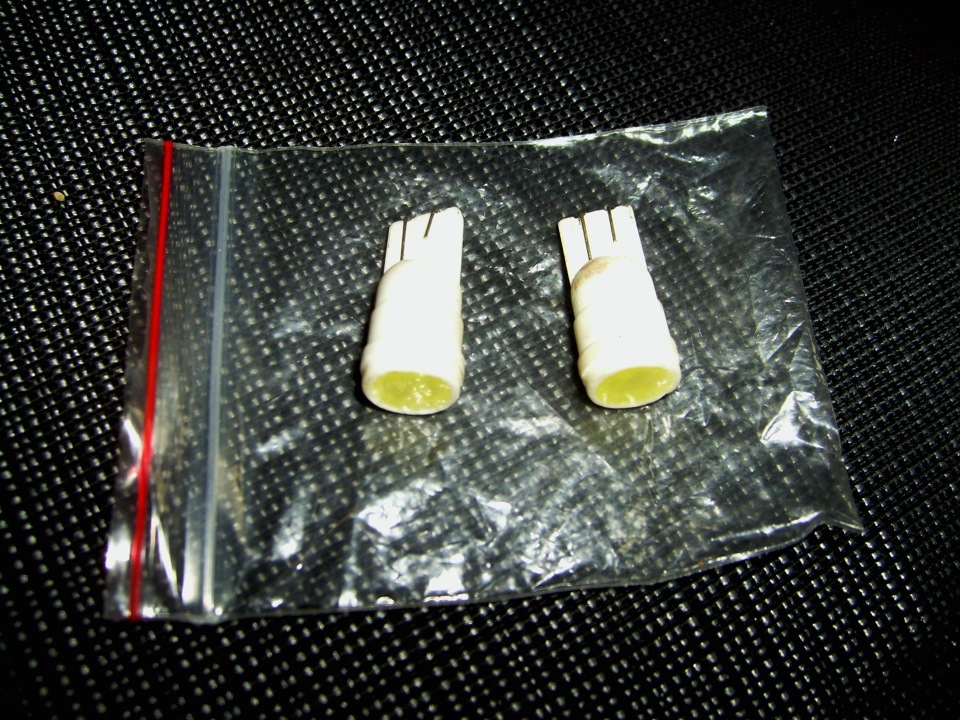 Замена лампочек подсветки номерного знака — KIA Pro_Ceed, 1,6 л, 2010 ...