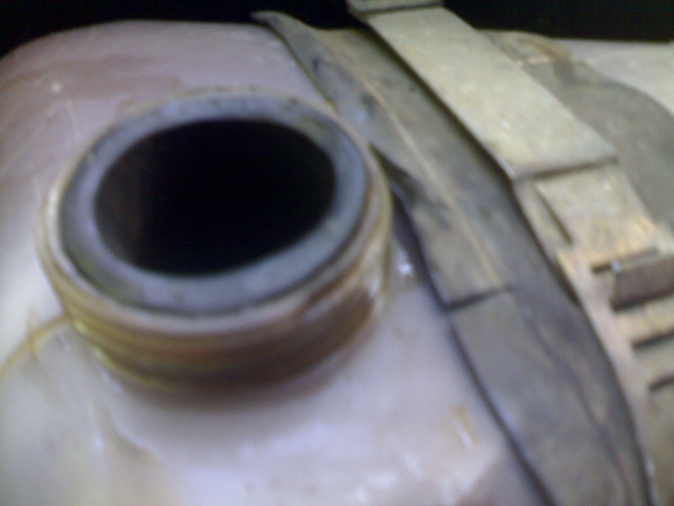 Течь тосола из под крышки — ЗАЗ 1103, 1,2 л, 2005 года | своими руками ...