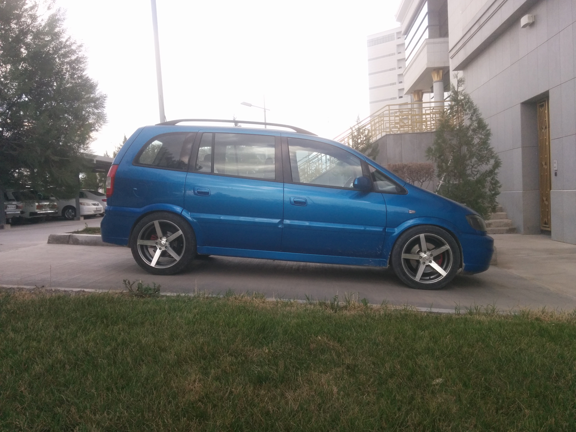 Какие диски на опель зафира. Диск опель зафира r16. Диск опель зафира r16. Какие диски на опель зафира. Зафира б r17.