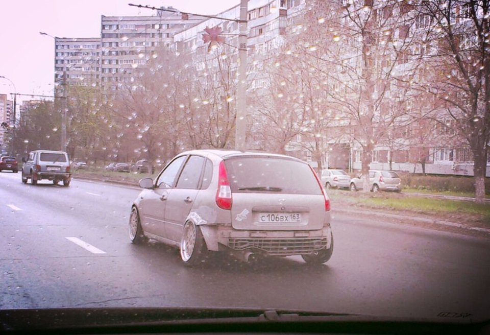 Калина минус. Lada Kalina 1 отрицательный развал. Калина развал -2,5. Отрицательный развал задних колес минус 5 градусов. Развал 5 градусов.