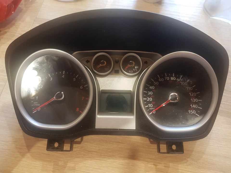 Разбор приборной панели. Замена шкал — Ford Focus II Hatchback, 1,6 л ...