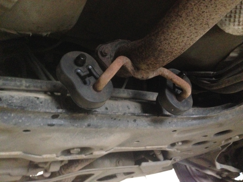 Произведена замена резинок глушителя — DRIVE2