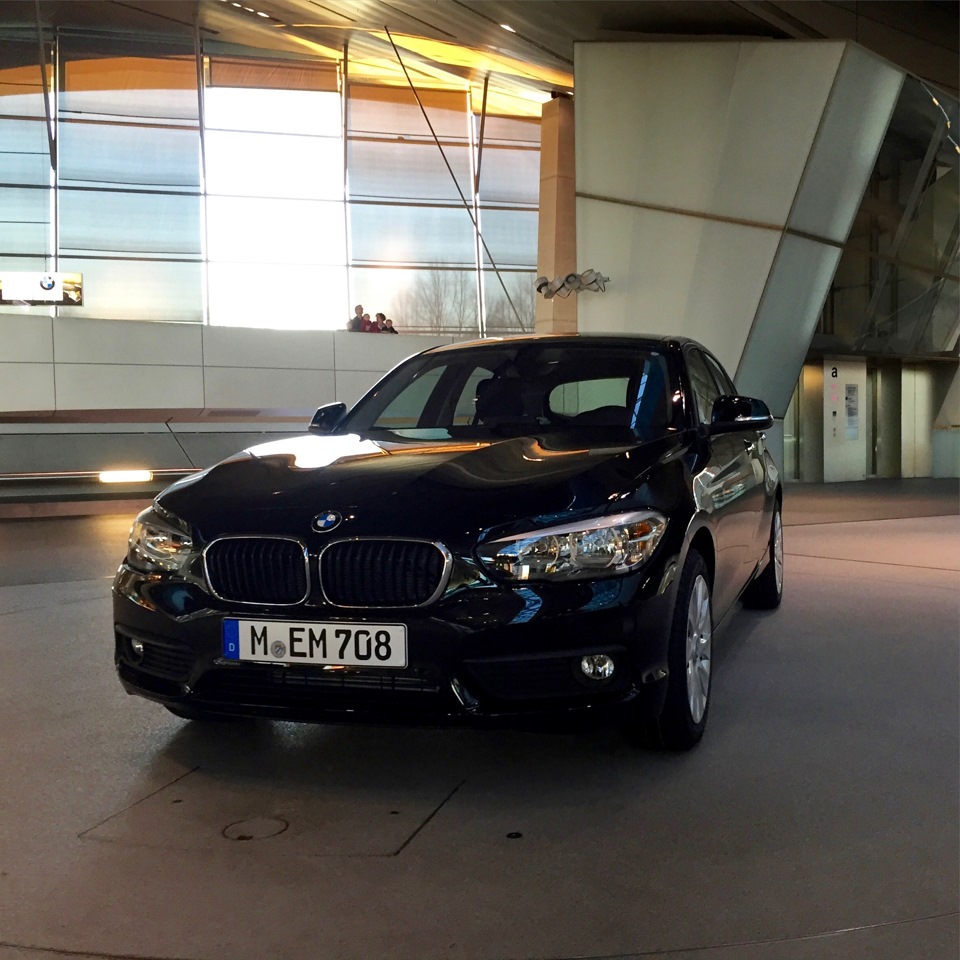 Забрал машину в BMW Welt в Мюнхене — BMW 1 series (F20), 1,5 л, 2015 года |  фотография | DRIVE2