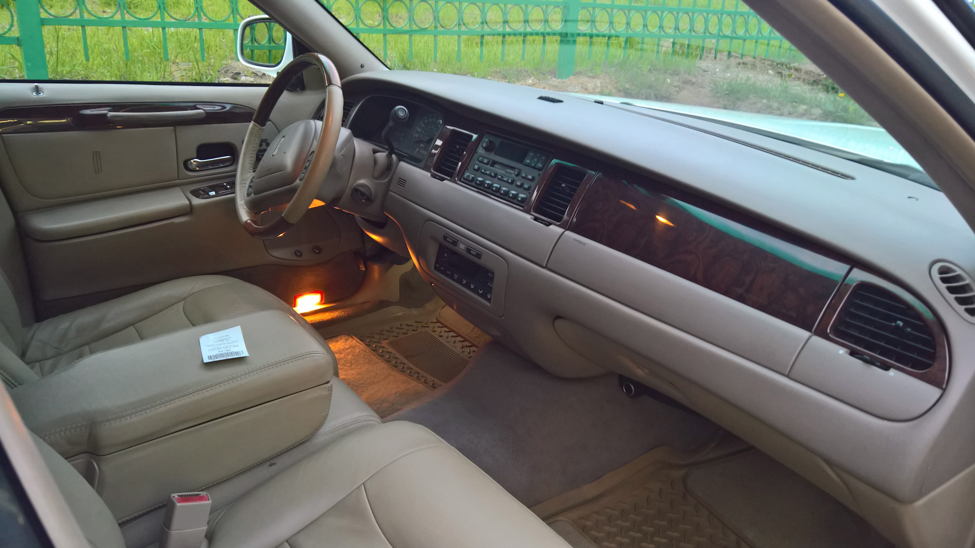 Lincoln Town Car III 4.6 бензиновый 2000 | Круизный лайнер на DRIVE2