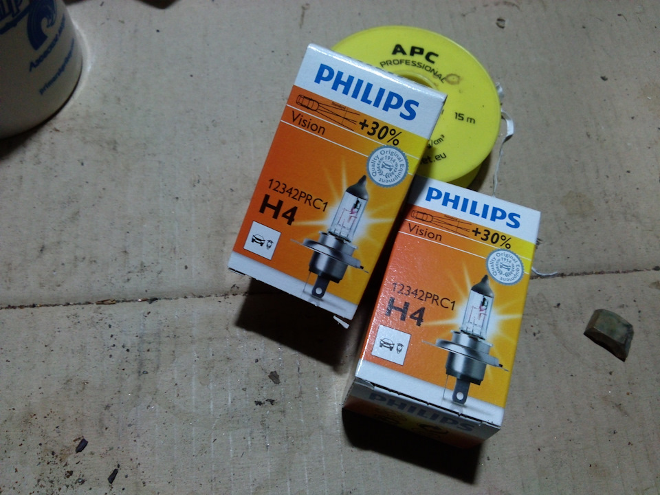 вот такие самые простенькие в бумажных коробочках — Lada 2108. Запчасти на фото: 12342PRC1