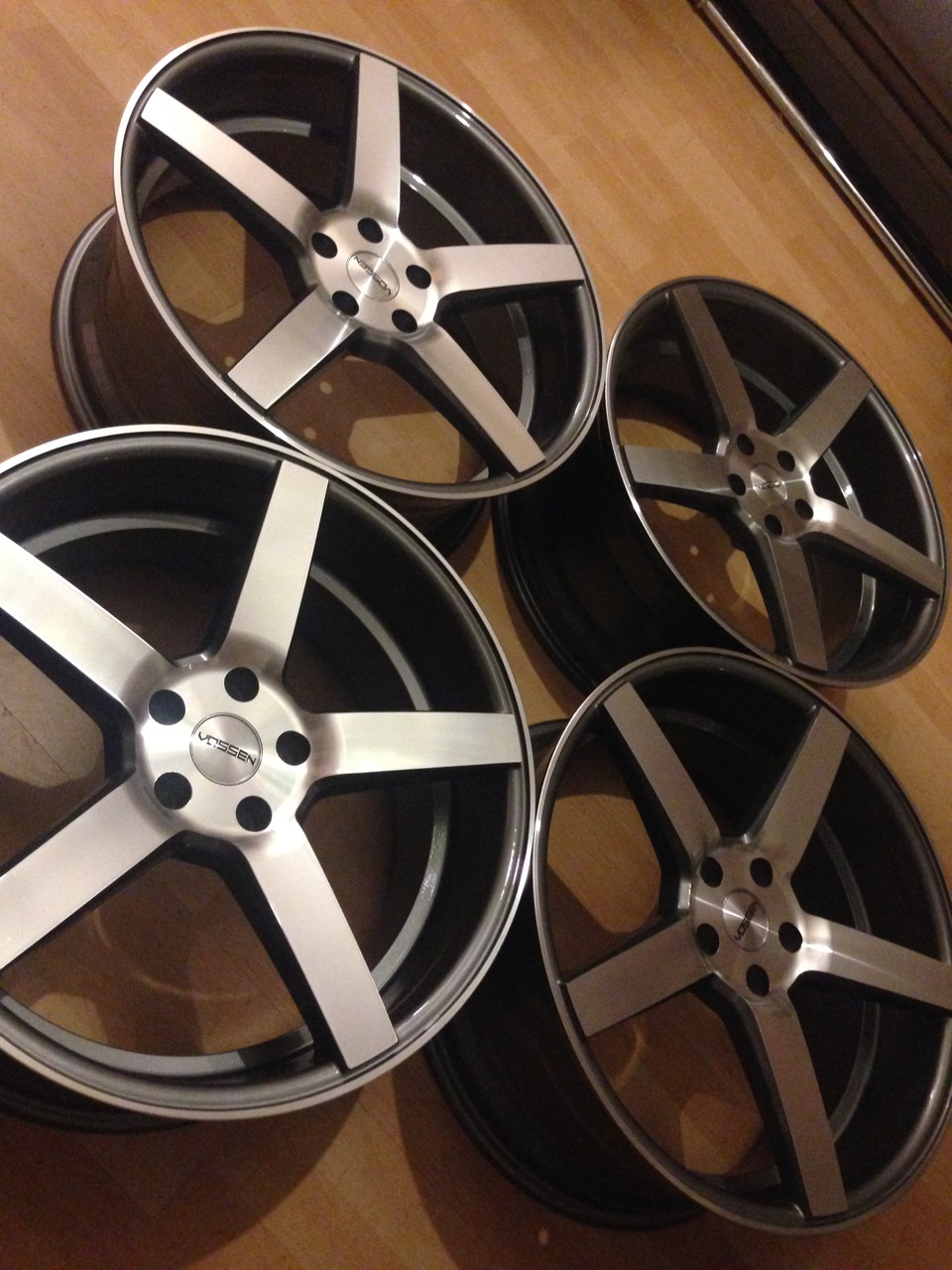 большой машине — большие диски Vossen R20 — Cadillac STS, 4,6 л, 2006 ...