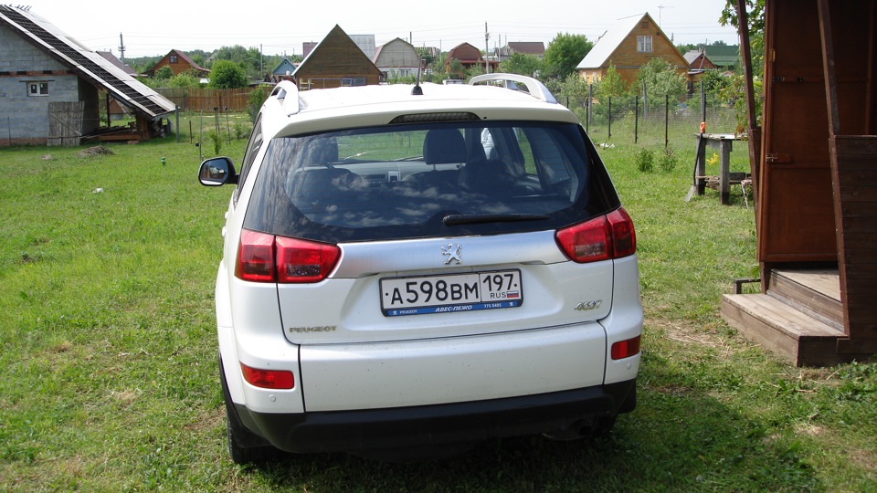 Peugeot 4007 2.4 бензиновый 2011 | ЖЕМЧУЖНО-БЕЛЫЙ на DRIVE2