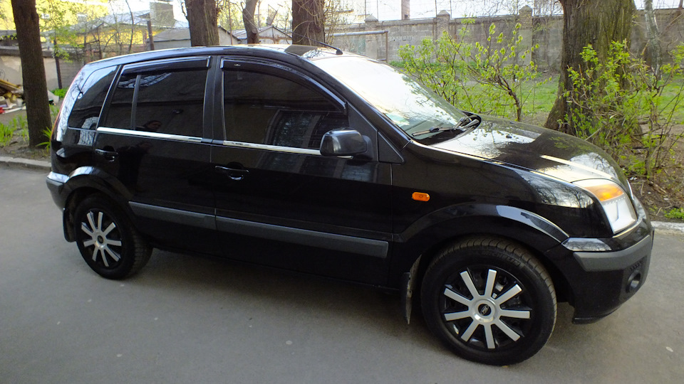 Ford Fusion черный 2007