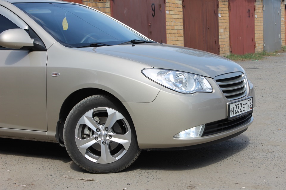 хендай элантра 3 2006 год на дисках скад. R16 hyundai elantra 4. диски r16 от kia на hyundai elantra iv 2009. диски hyundai elantra 2009. элантра 4 на 17 дисках.