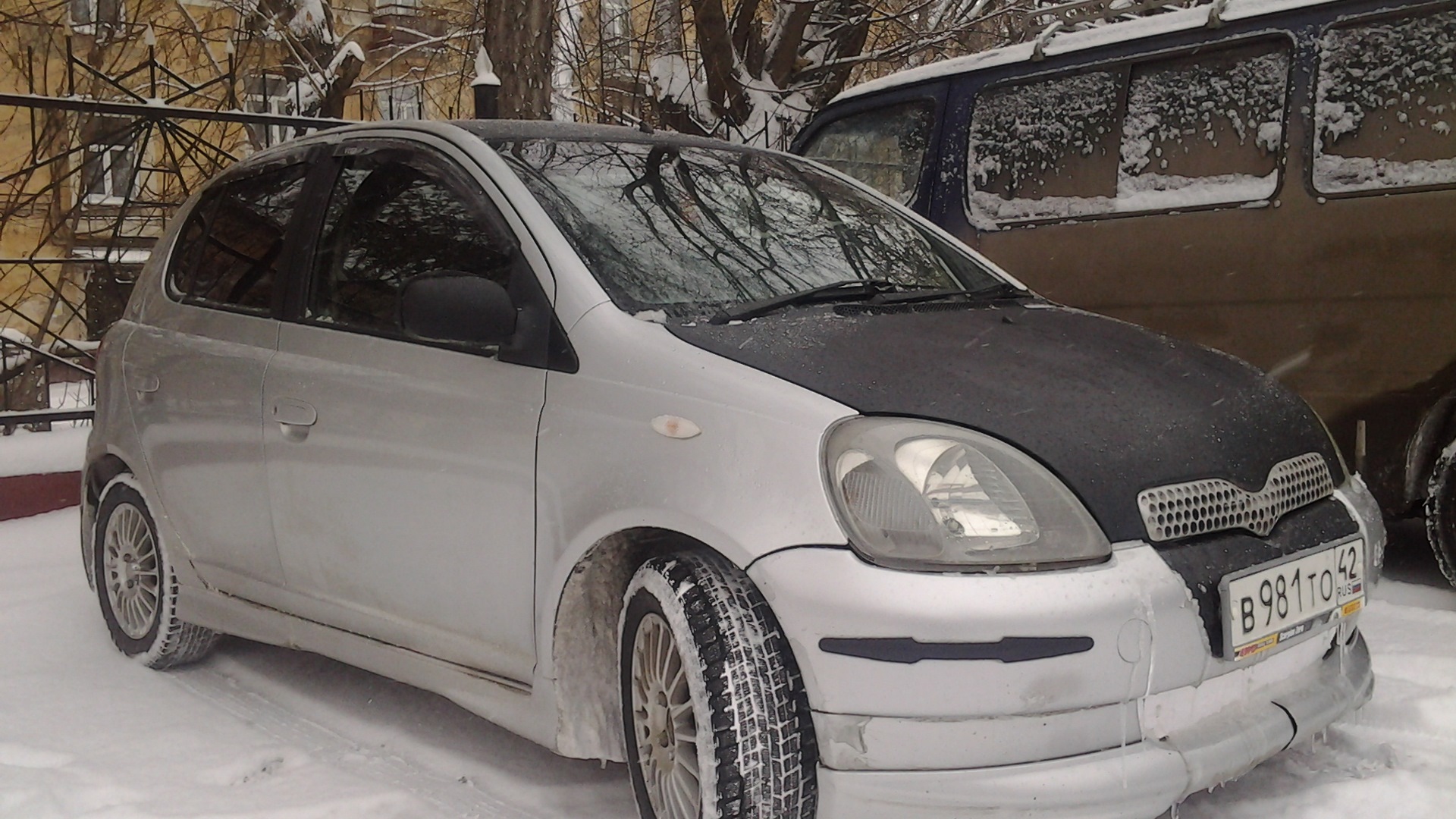 Toyota Vitz (10) бензиновый 2001 | на DRIVE2