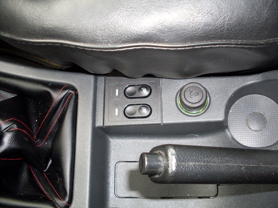 Установка штатного обогрева сидений — Lada Приора хэтчбек, 1,6 л, 2010 ...