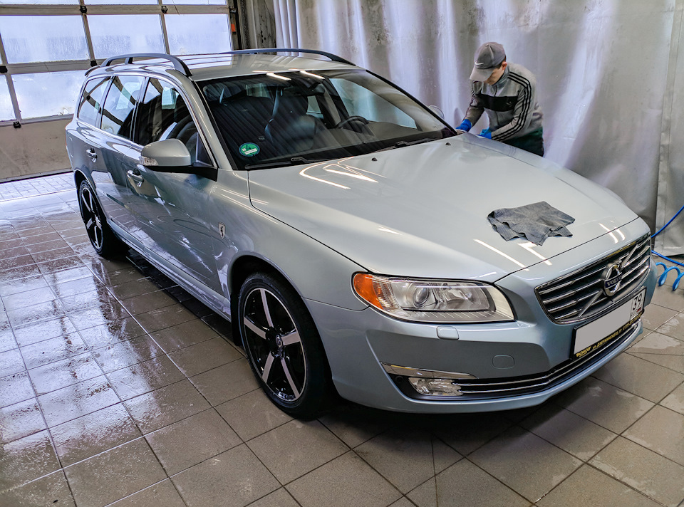 Фото в бортжурнале Volvo V70 III