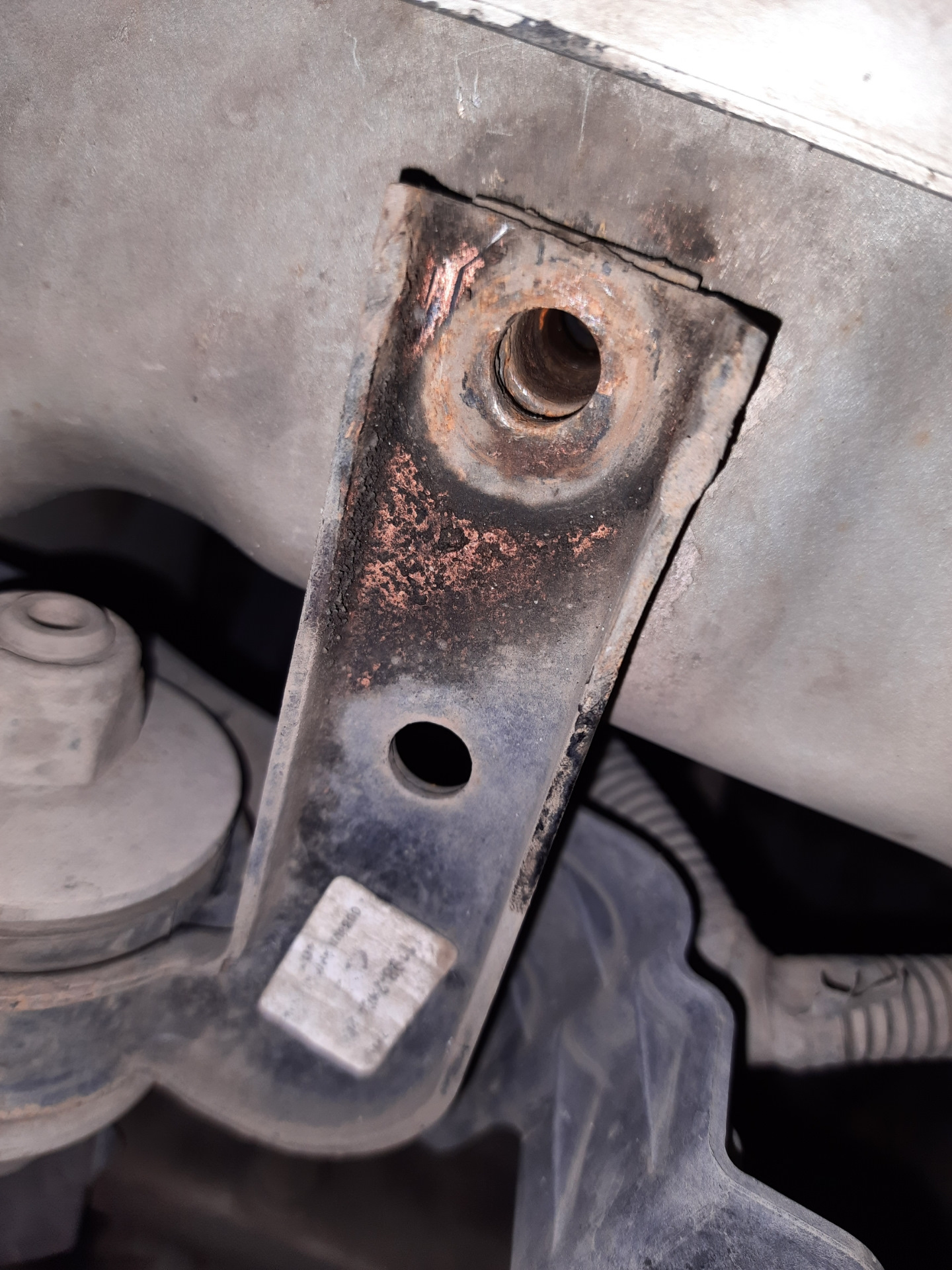 Вырвало болт. Вырвало болт. Оторвало болт на кулисе маз. Вырвало болт. Срезало болты n52.