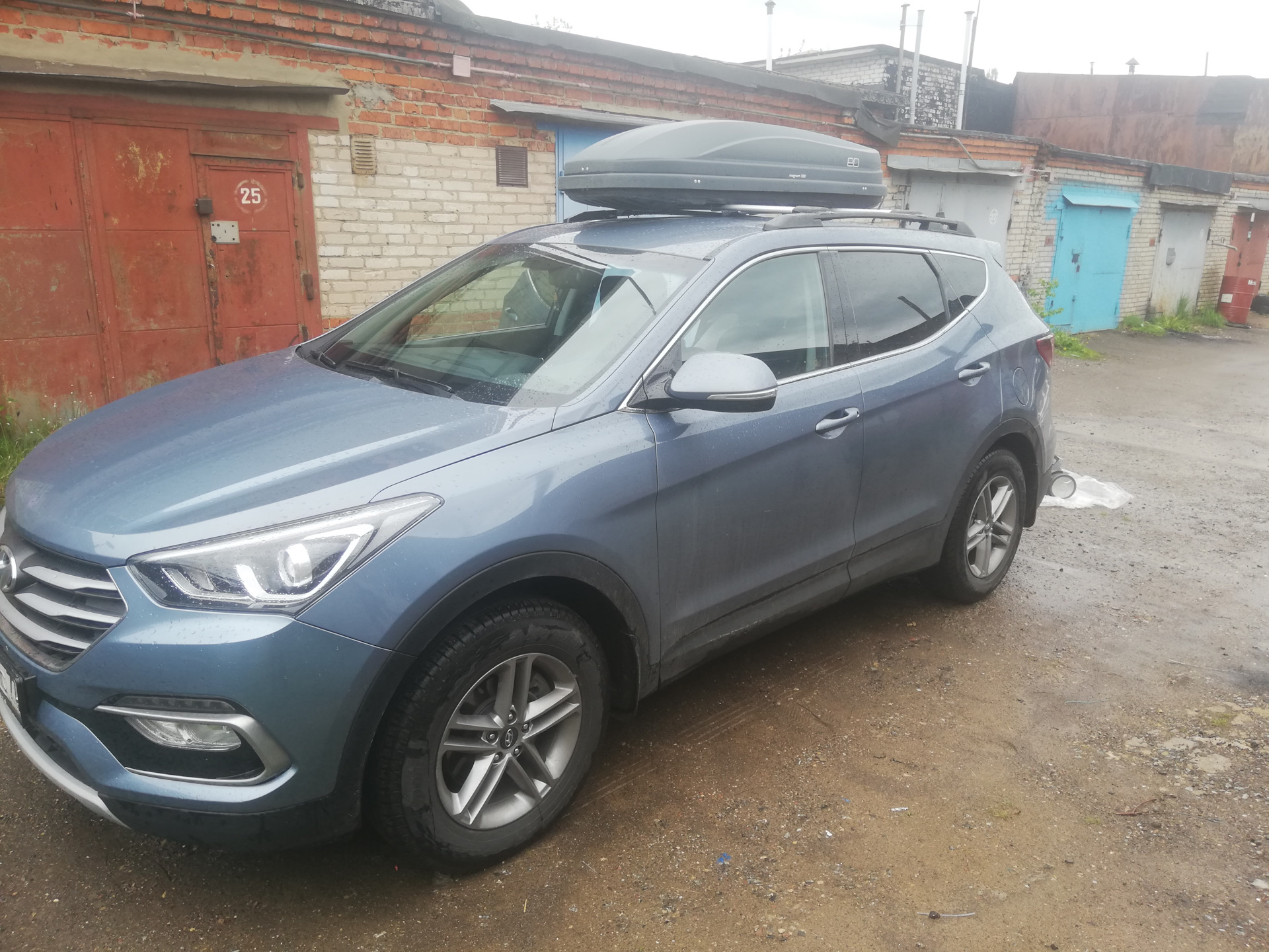 Установка рейлинга — Hyundai Santa Fe (3G), 2,4 л, 2016 года | своими ...