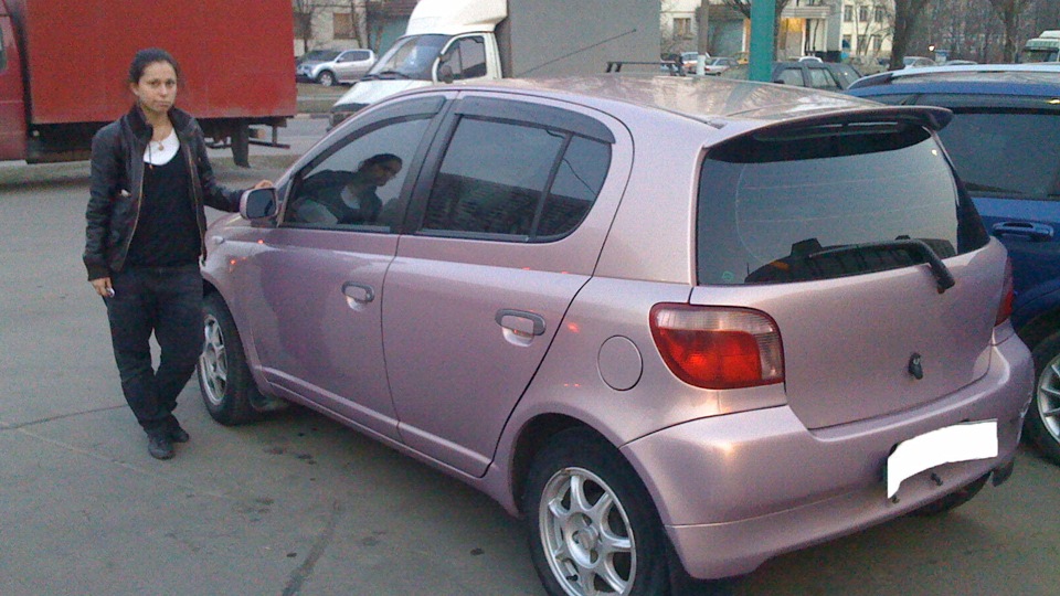 Toyota Vitz Pink