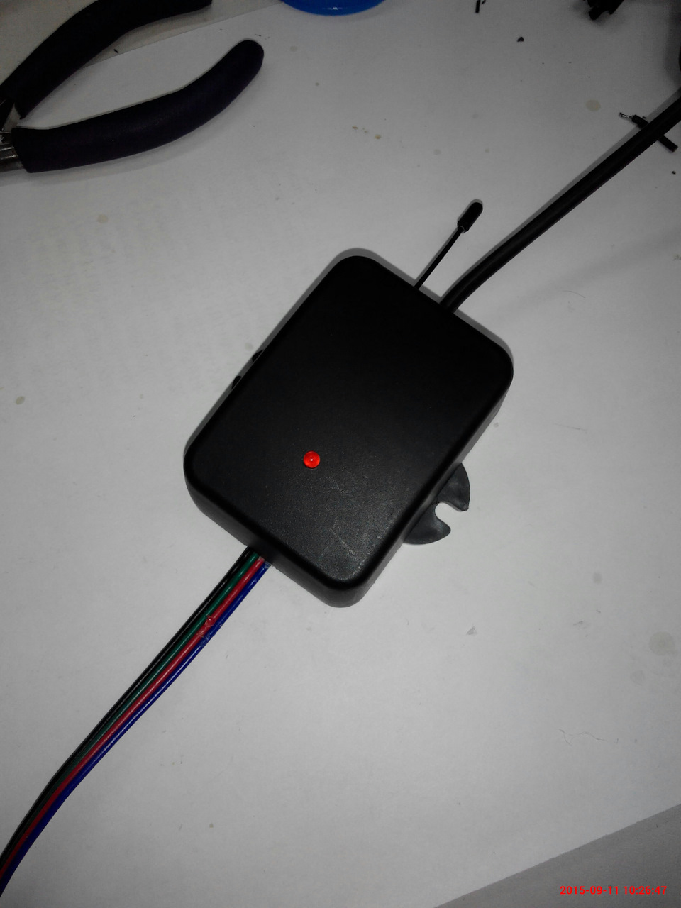 выходной кабель нужно было выводить снизу, а не параллельно антенне, ну да ладно — Opel Astra H