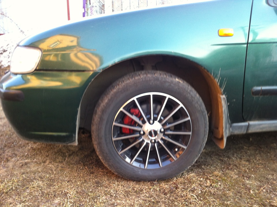 В начале лета купил каточкт r14 — Nissan Almera I (N15), 1,6 л, 1998 ...