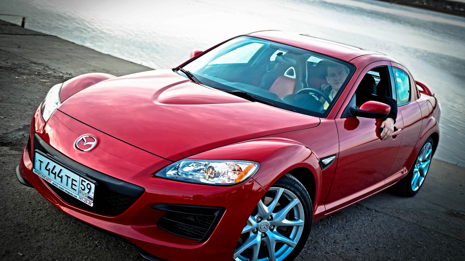 Mazda RX 8 Red