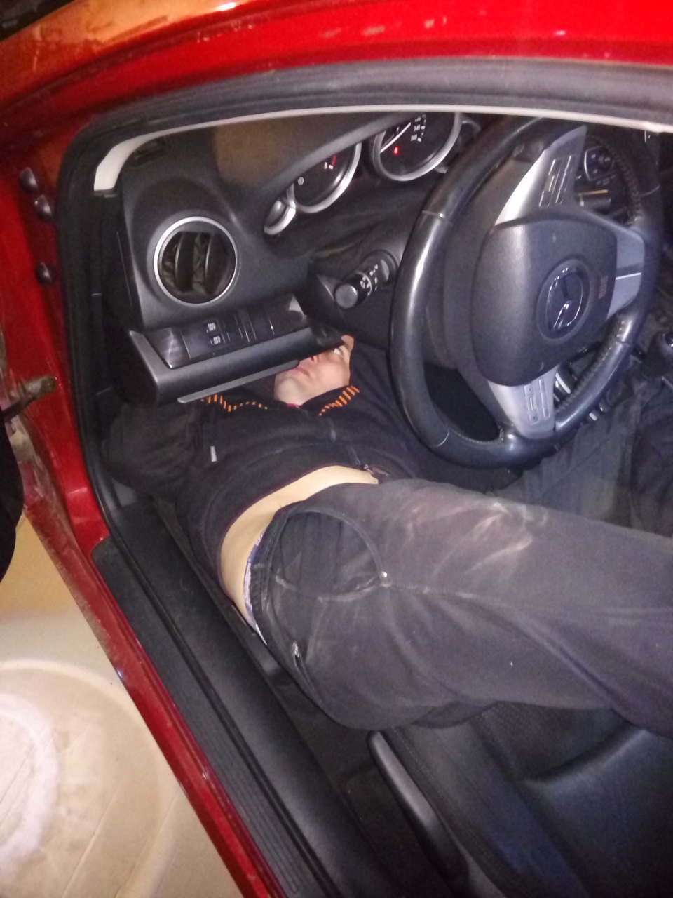 Втулка педали сцепления. — Mazda 6 (2G) GH, 2 л, 2010 года | своими ...