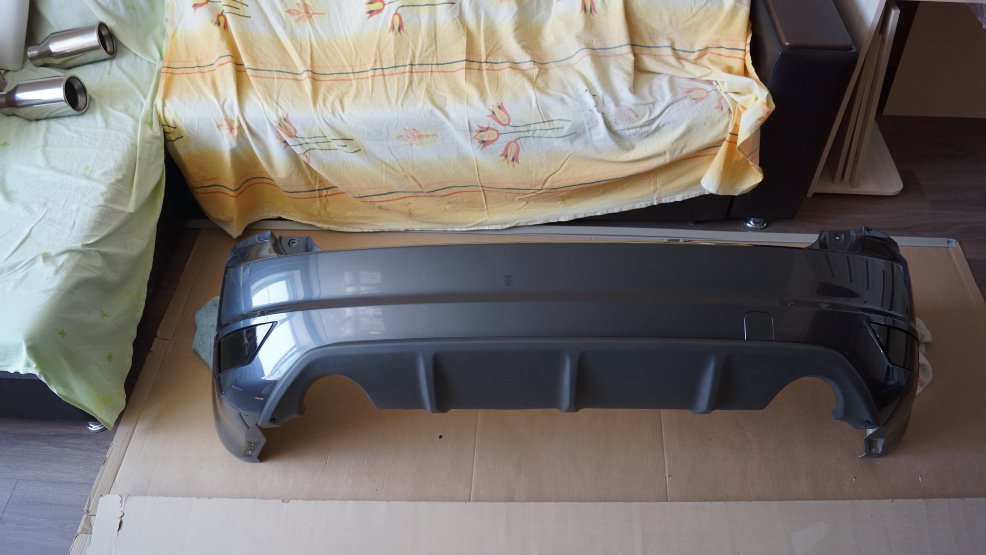 Задний диффузор st 1535329. Диффузор заднего бампера ford focus 2. Накладка на бампер форд фокус 2. Диффузор бампера форд фокус 2. Диффузор бампера форд фокус 2.