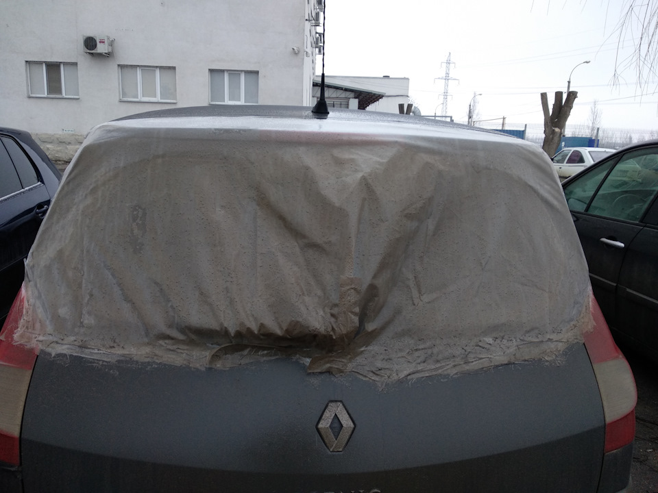 Разбилось заднее стекло — Renault Grand Scenic II, 1,5 л, 2008 года ...