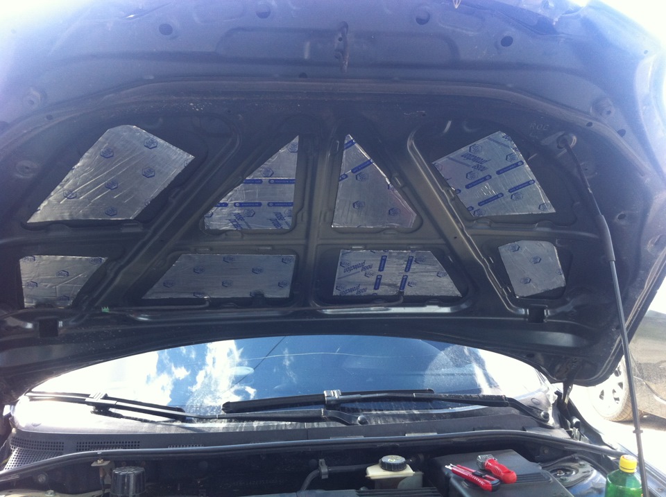 шумовиброизоляция капота — Mazda 3 (1G) BK, 1,6 л, 2008 года | автозвук ...