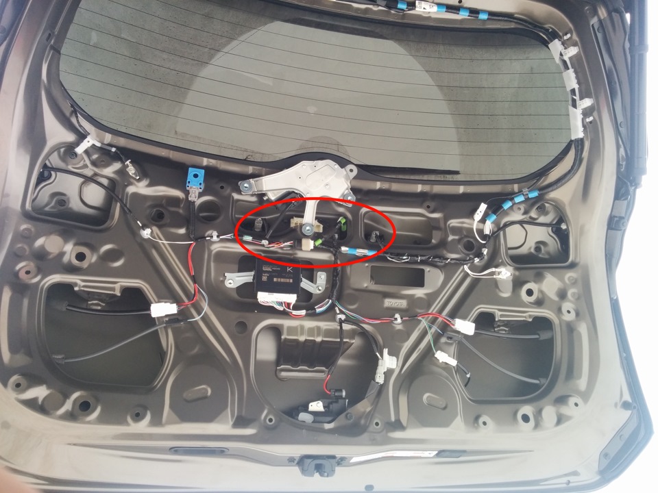 Фото в бортжурнале Toyota RAV4 (IV)