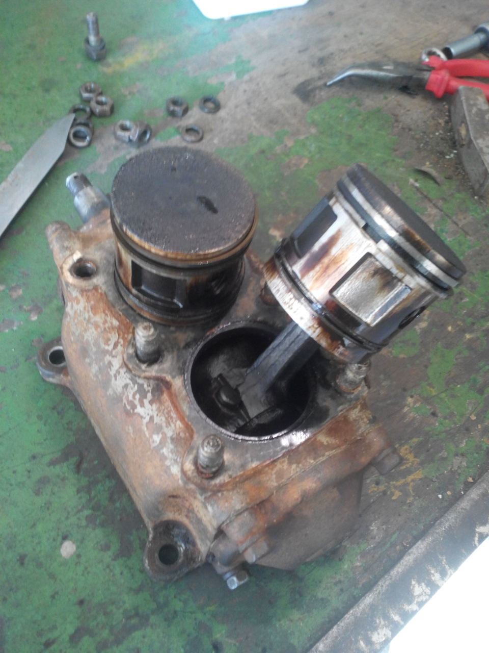 Система смазки компрессора зил 130. Картер компрессора зил 130. Переборка компрессора зил 130. Компрессор тип зил 130. Компрессор зил 130 на пескоструй.