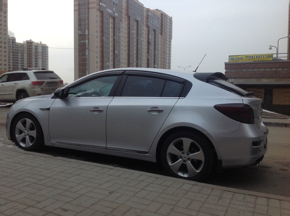 Спойлер Chevrolet Cruze хэтчбек