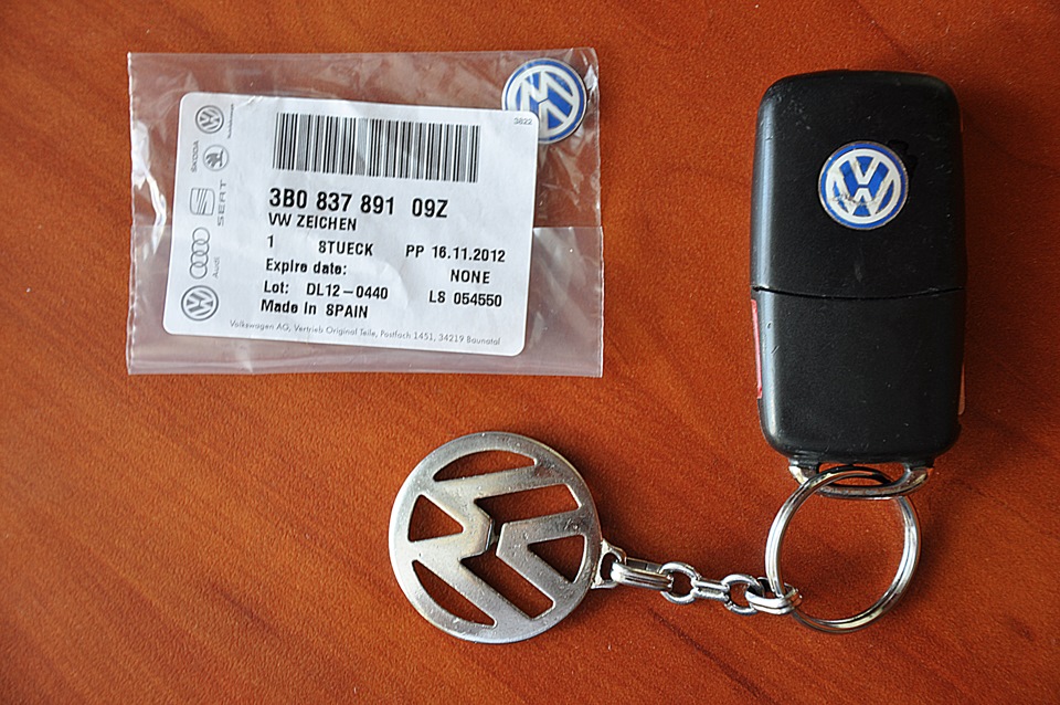  Volkswagen Emblem - 3B0-837-891-09Z : Automotive