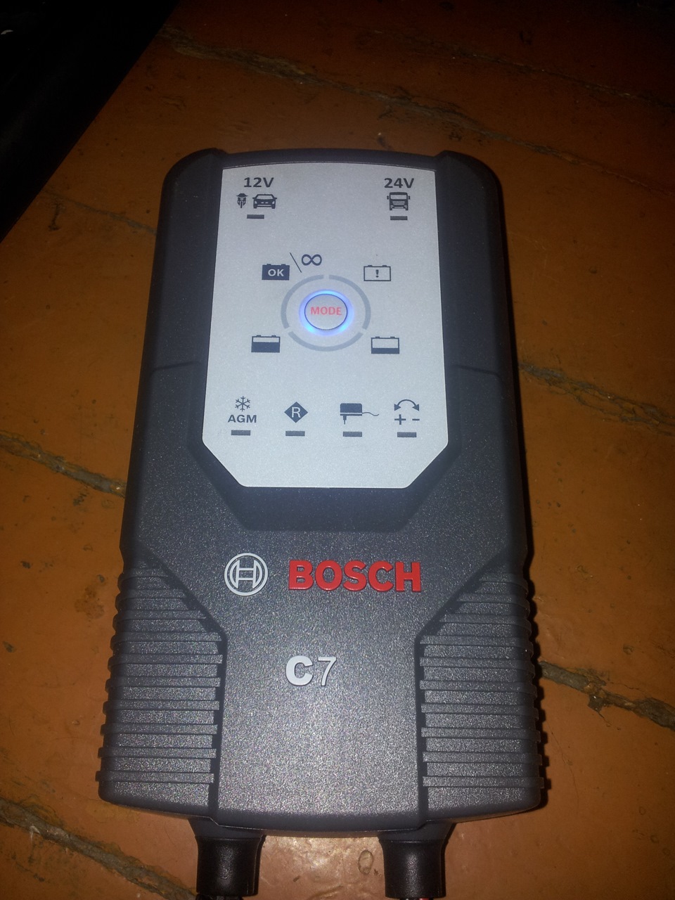 Bosch c7. Сигнальная индикация Bosch c7. Bosch c7 режим регенерации. Зарядка Bosch c2. Bosch c7 мигает красный индикатор 14.