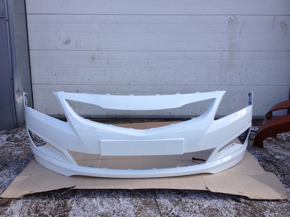 Бампер Hyundai Solaris Рестайлинг. Бампер на Хундай Солярис 2015 белый оригинал. Pgu Crystal White Hyundai краска. Купить бампер хендай солярис 2015