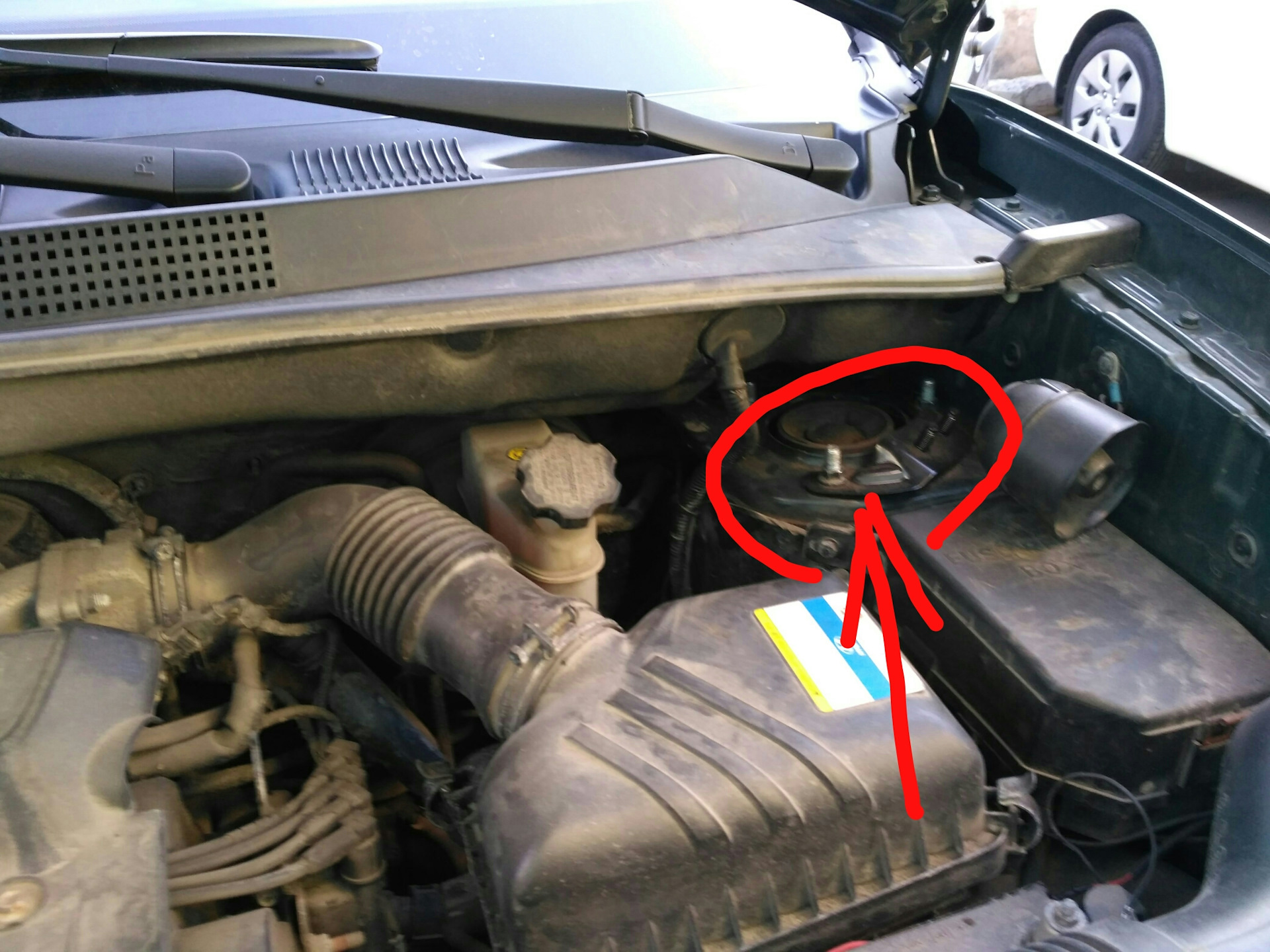 Распорка стоек ! — Hyundai Tucson (JM), 2 л, 2008 года | запчасти | DRIVE2