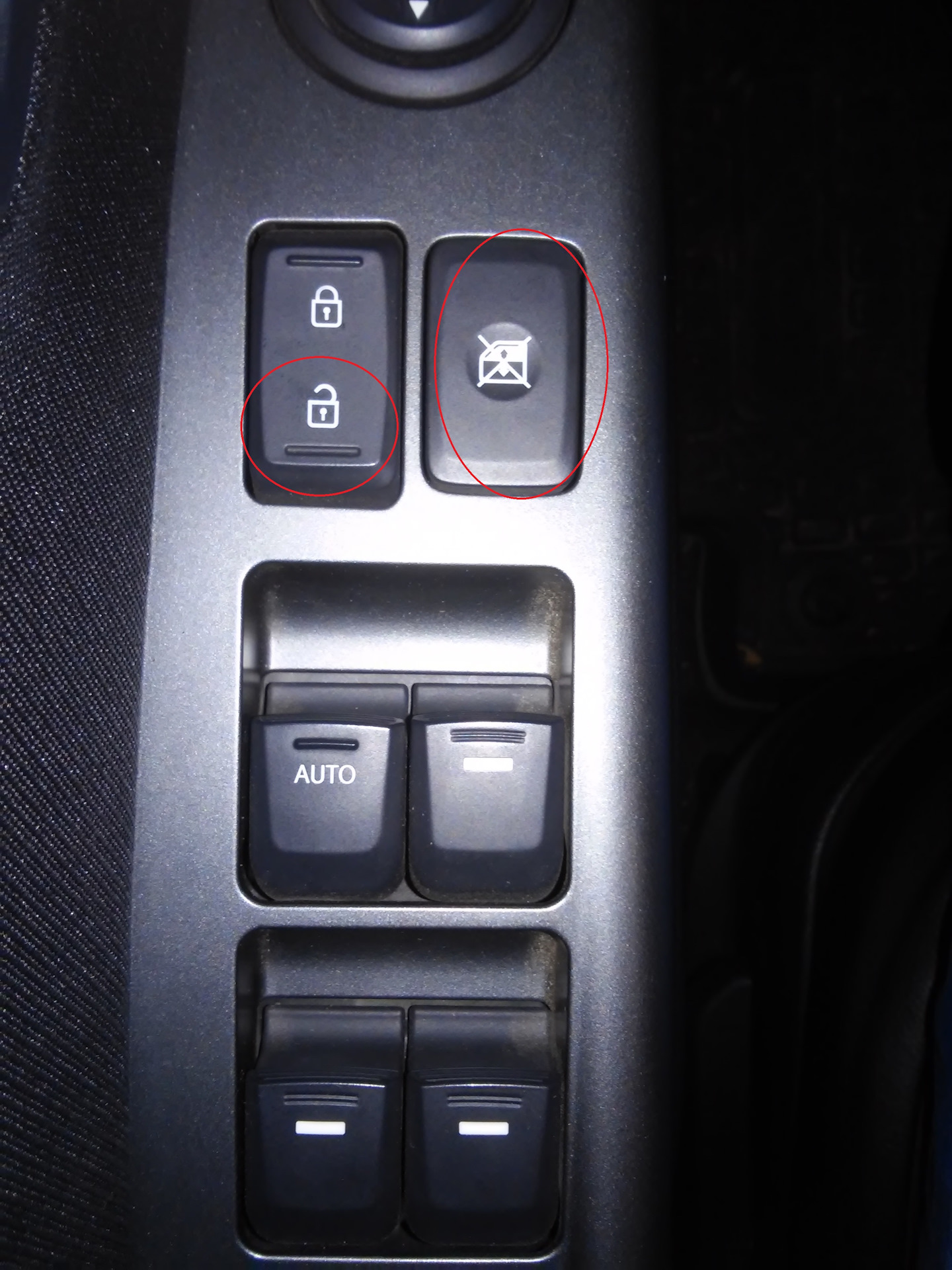 Подсветка кнопок киа. Подсветка кнопок стеклоподъёмников Mazda CX-7. Кнопки подсветки Кайрон 2010. Блок кнопок на Киа Рио 3 на панель. Подсветка кнопок УАЗ Патриот.