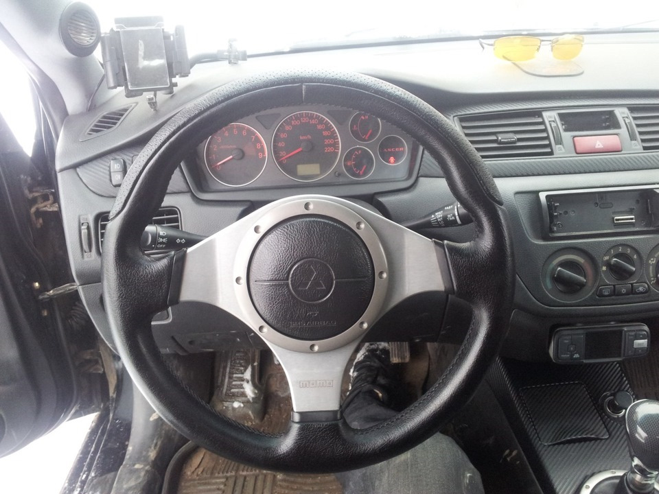Как снять руль момо лансер 9 Подскажите по рулю МОМО)) - Mitsubishi Lancer IX, 1,6 л, 2006 года поломка DRIVE