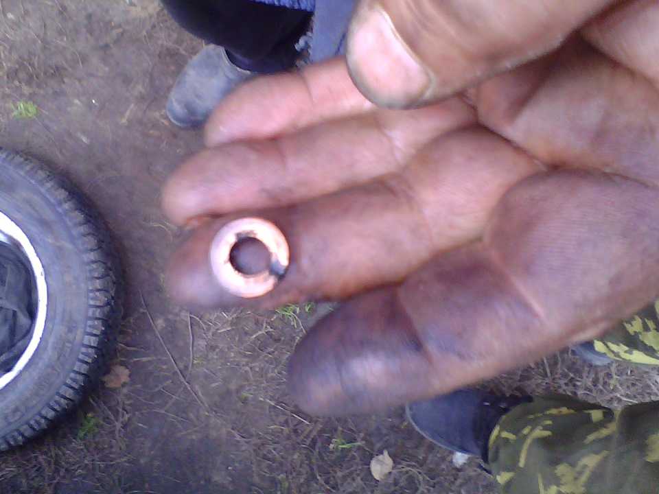 Elring 893. Медные кольца под форсунки ford ranger 2,5. 2. Прогар прокладки топливных форсунок. Прогорело кольцо форсунки.