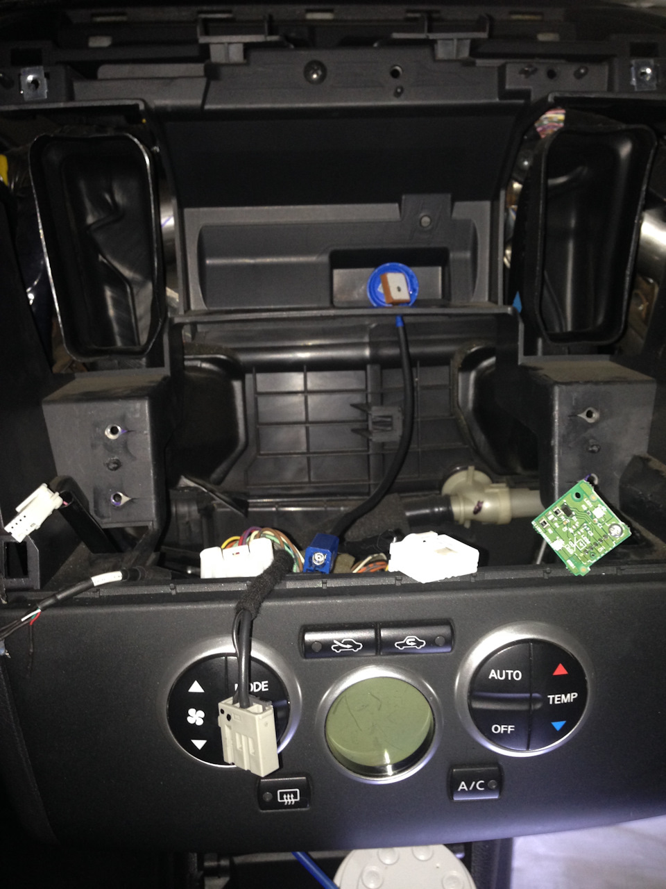 Фото в бортжурнале Nissan Tiida (1G)