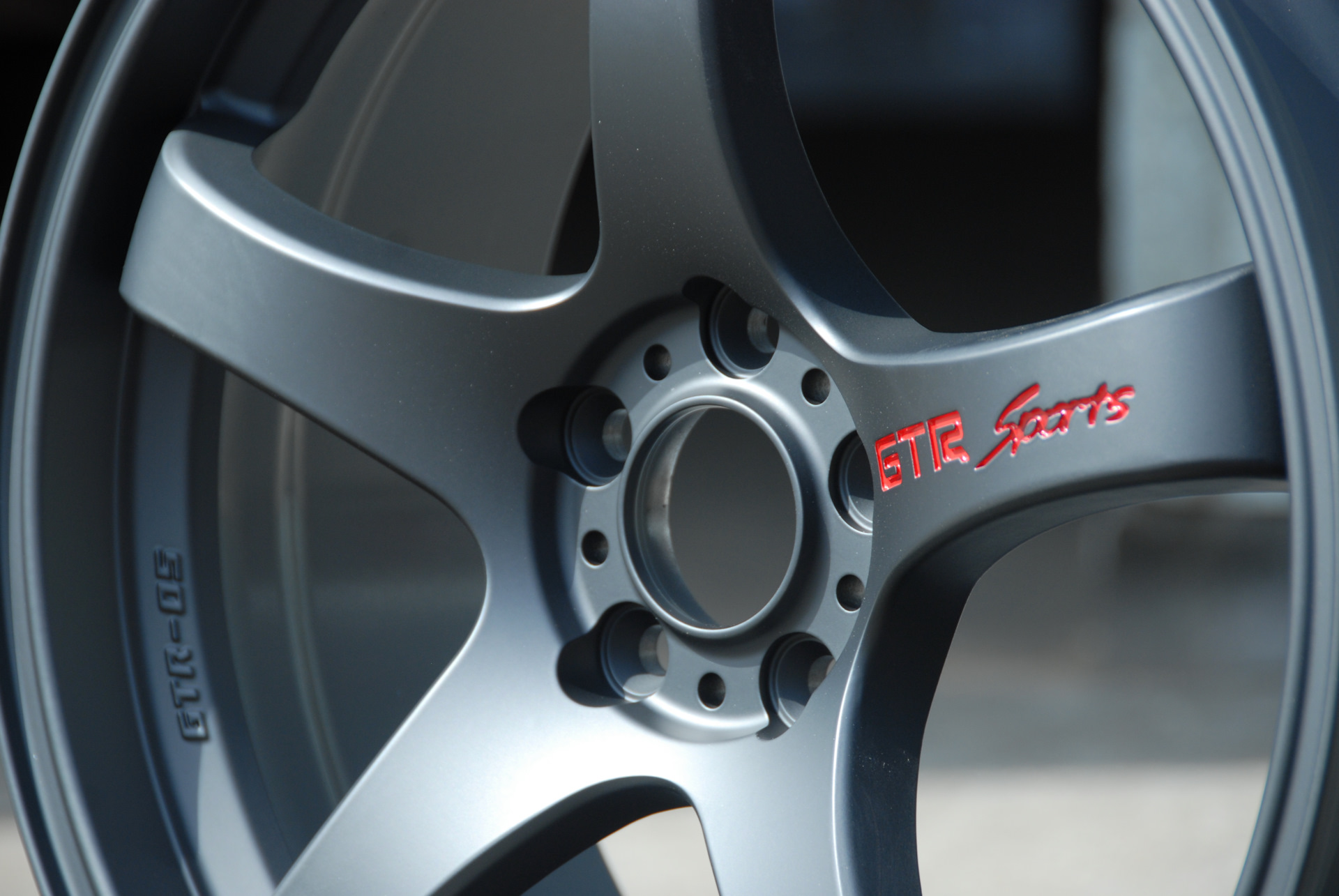 Новые диски 5 150 r18 sakura wheels белые фото