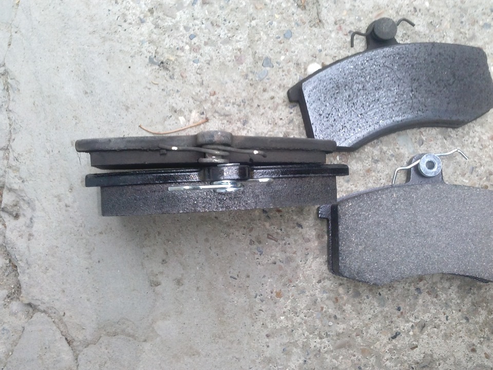 Замена тормозных колодок, барабанов и задних тормозных цилиндров — Lada ...