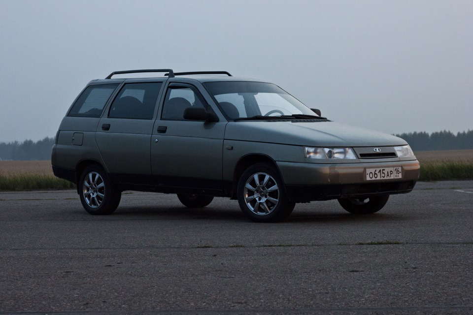 Ваз 2111 г. Lada 21110. Лада ВАЗ 21110. ВАЗ 21110 универсал. ВАЗ 21111 21110.