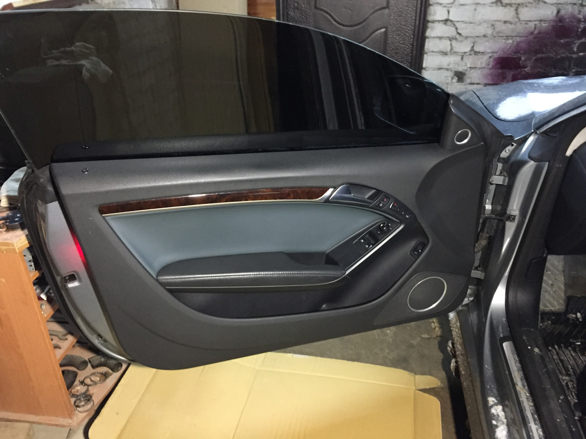 Замена стеклоподъемника левой (водительской) двери — Audi A5 (1G), 3 л ...