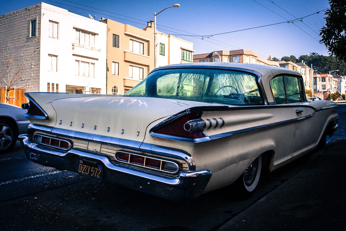 Старые американские. Chevrolet Cadillac Tuning. 1960. Шевроле 1959 с плавниками. Американские автомобили 1950 сзади. Американские ретро автомобили.