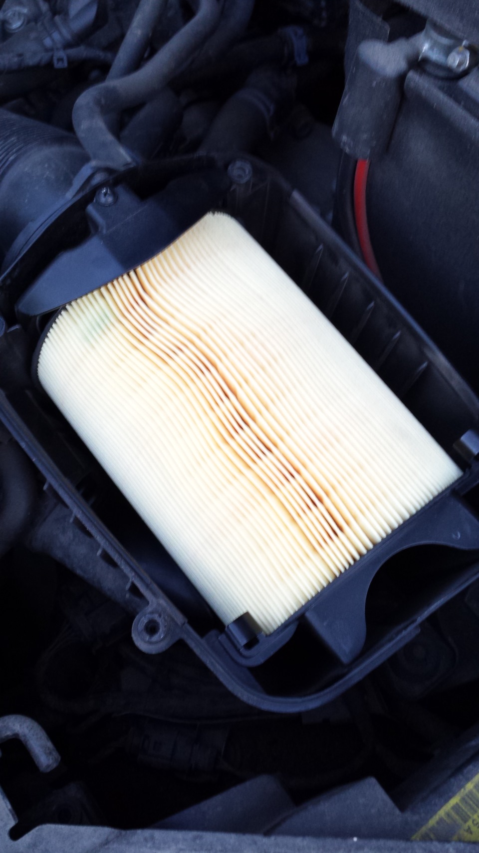 Фильтр воздушный шкода йети 1. Воздушный фильтр skoda yeti 1. Фильтр салона skoda yeti 1. Воздушный фильтр skoda yeti 1. Салонного фильтра yeti 2013.