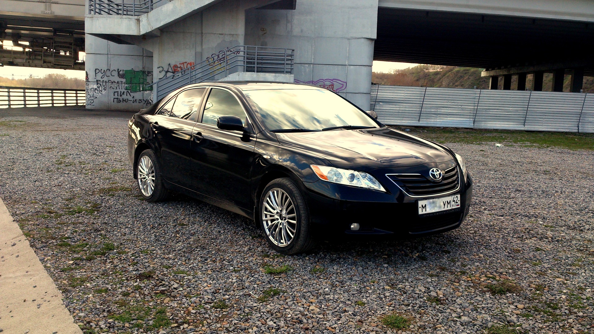 Toyota Camry v40 r17