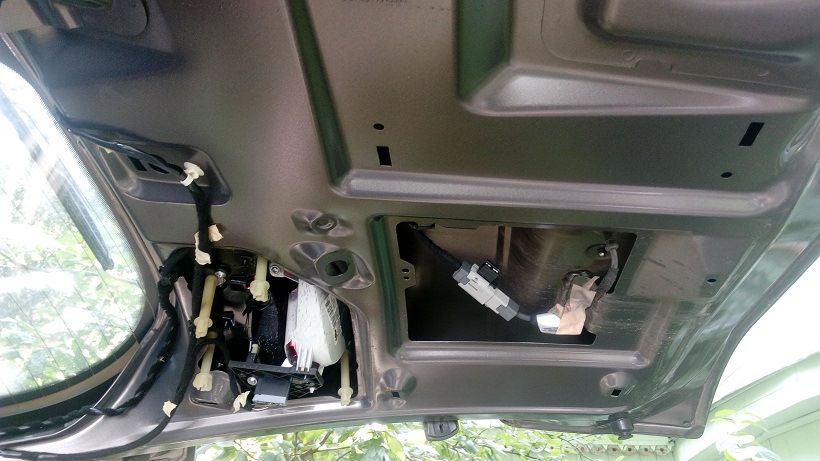 Зона правого заднего фонаря — Ford Galaxy (Mk III)