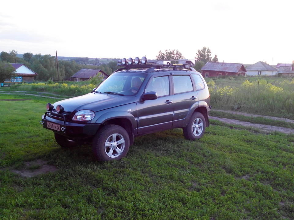 Chevrolet Niva le с силовыми бамперами